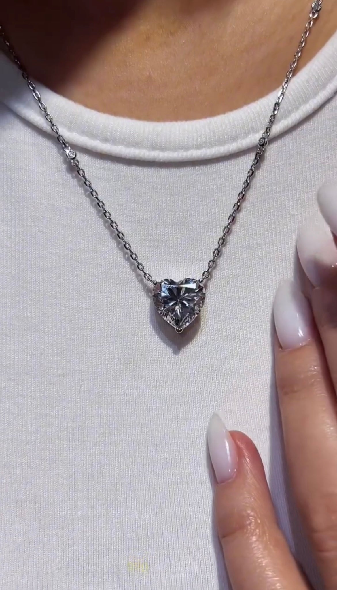 Pure Love Heart-Shaped Radiant Glow Necklace