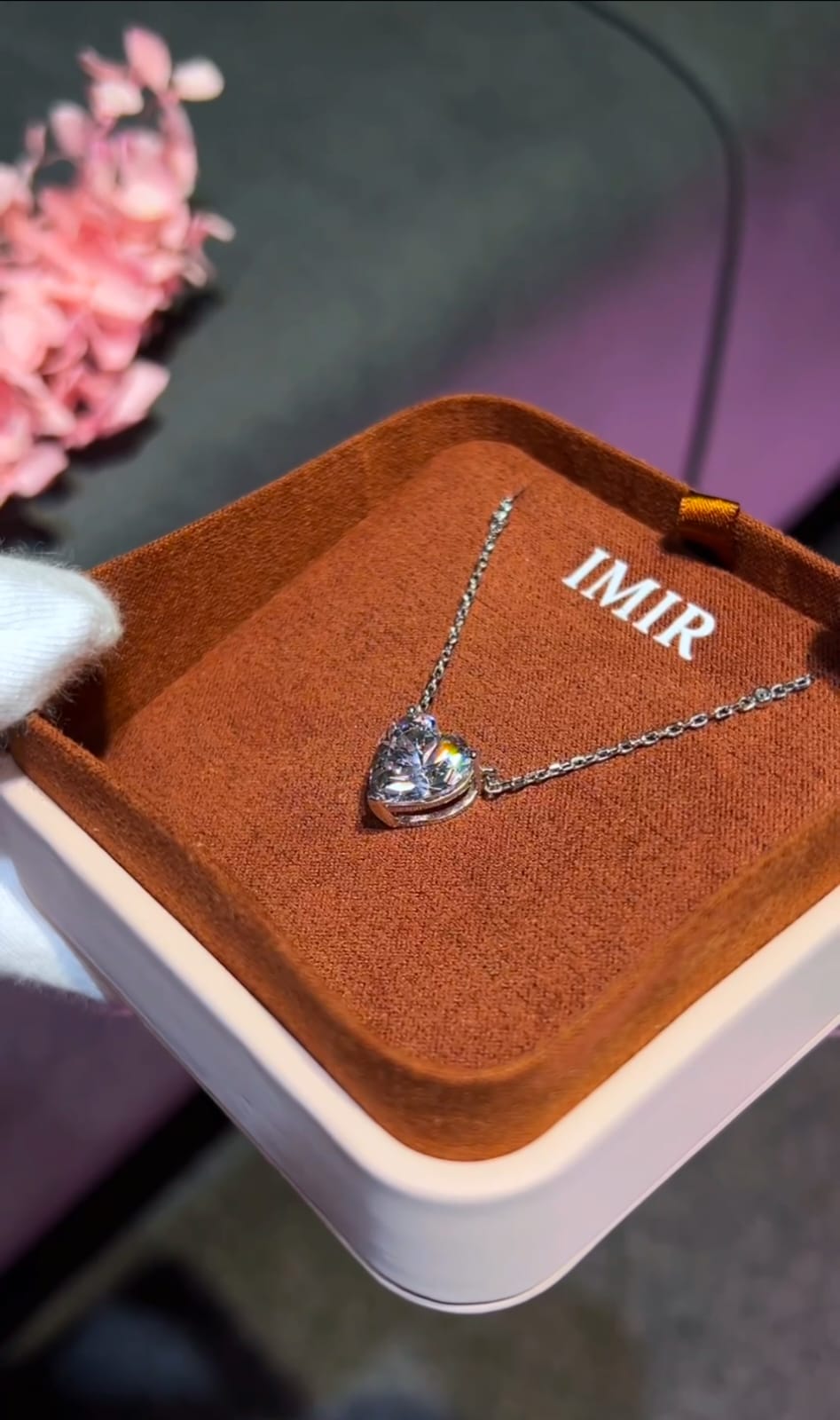 Pure Love Heart-Shaped Radiant Glow Necklace