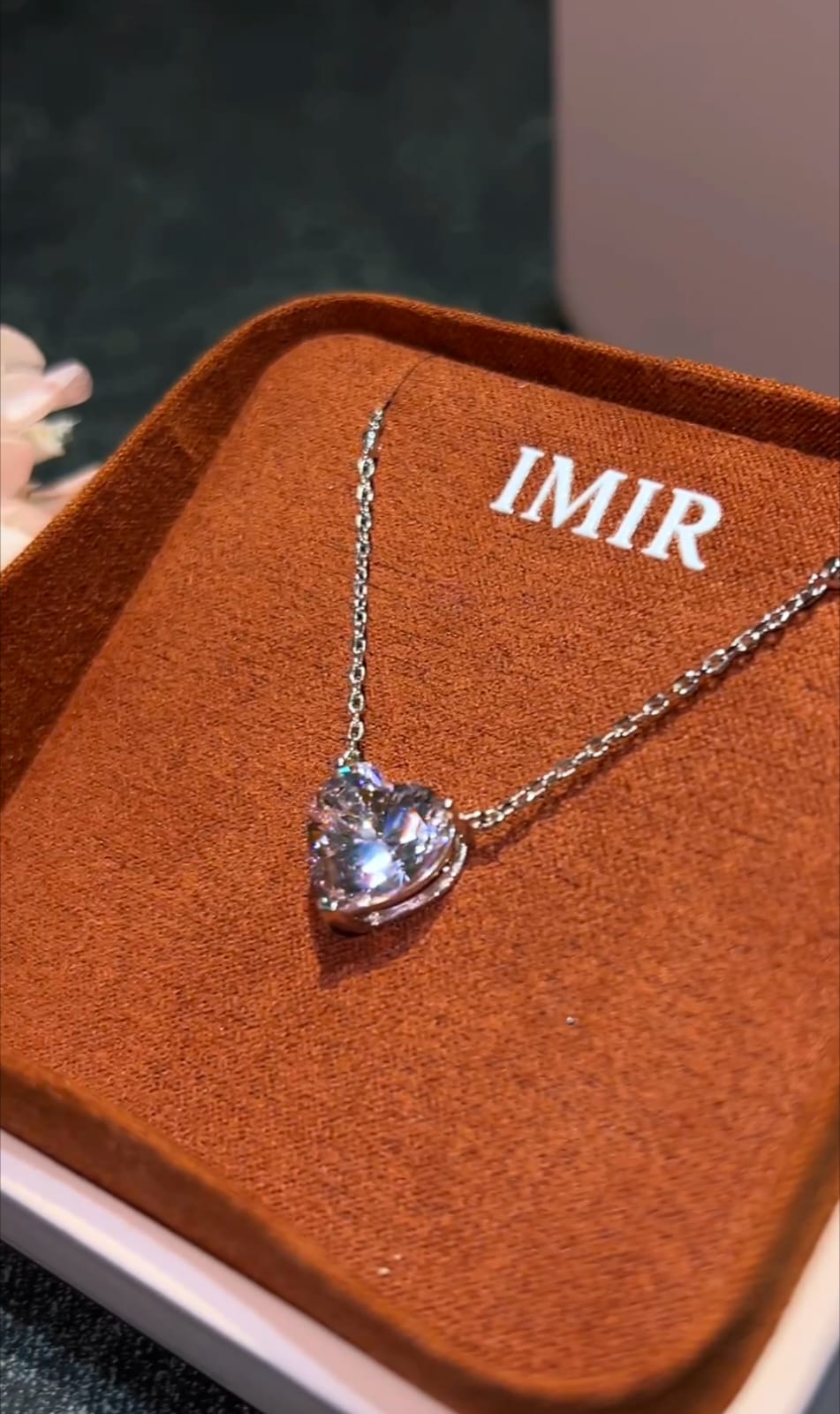 Pure Love Heart-Shaped Radiant Glow Necklace